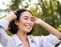 笑顔の女性