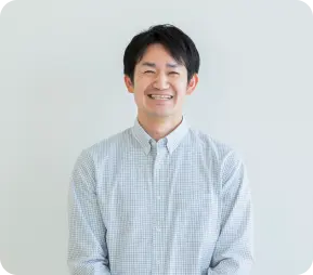 笑顔の男性